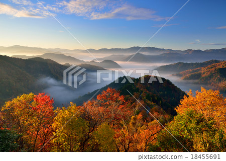古入嶺的紅葉和雲海 古入嶺的紅葉和雲海 18455691