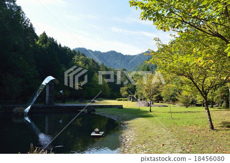 初秋的床上用品 18456080