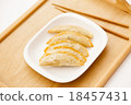 Pan-fried gyoza 18457431