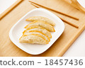 Pan-fried gyoza 18457436