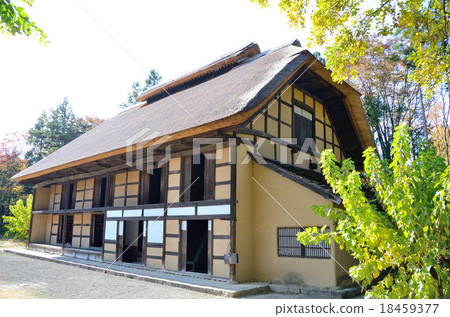 蠶桑農民〜福島市指定有形文化財產前大野家族 蠶桑農民〜福島市指定有形文化財產前大野家族 18459377