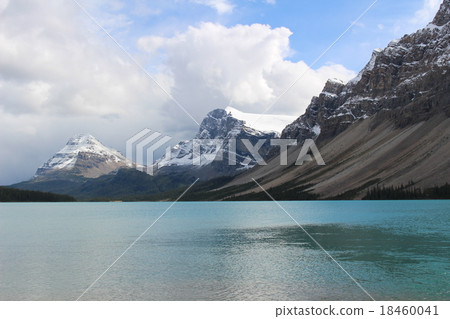 View of Canadian Rocky Bowlake 18460041