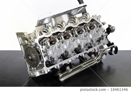 汽車發動機氣缸蓋 18461346
