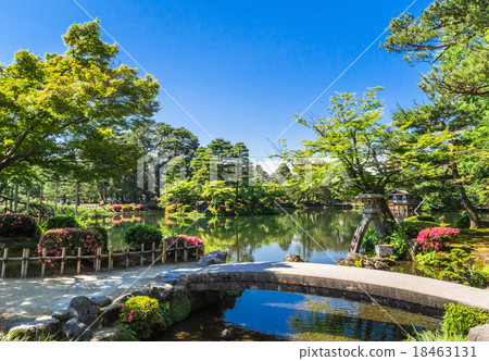 金澤Kenrokuen皇帝燈籠和Kasumigauri池塘 金澤Kenrokuen皇帝燈籠和Kasumigauri池塘 18463131