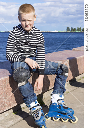 Young boy rollerblader Young boy rollerblader 18463270