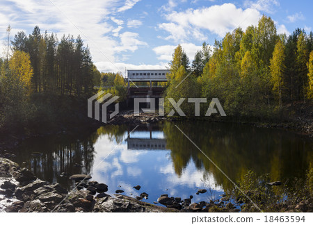 Dam blocked the forest river, pan 18463594