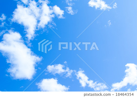 雲彩積云云彩積雲或沼澤雲彩藍天白色雲彩秋天天空冬天天空背景材料雲彩藍天綜合背景 18464354