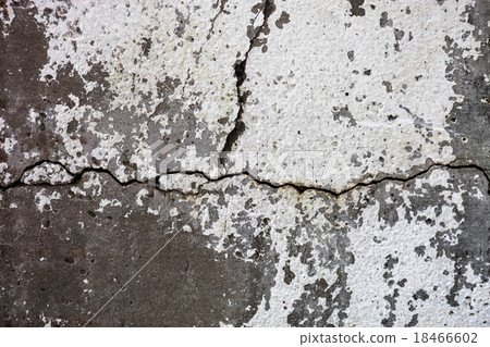 Cracked concrete surface 18466602