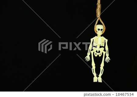 bankrupt concept, rope noose with hangman's knot  18467534