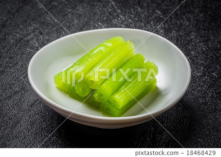 日本捲心菜日本食物款冬發芽的煨莖 日本捲心菜日本食物款冬發芽的煨莖 18468429