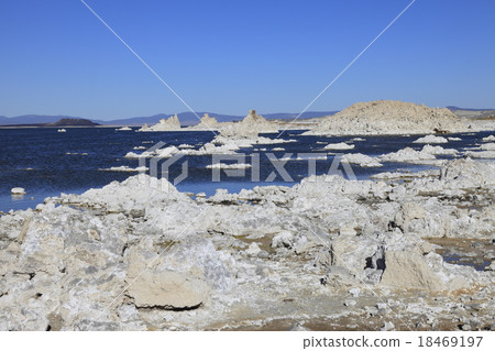 Mono / Lake Tufa 18469197