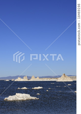 Mono / Lake Tufa 18469198