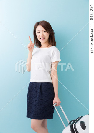 婦女和手提箱 婦女和手提箱 18481254