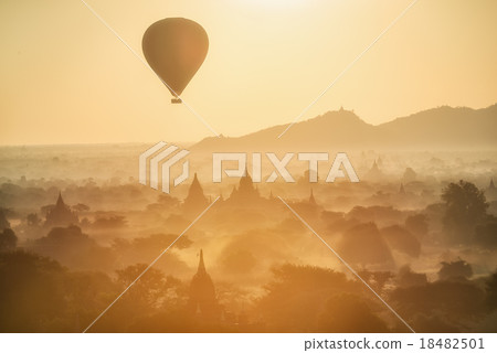 Pagoda landscape the Temples of Bagan(Pagan) 18482501
