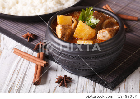 Traditional massaman curry with chicken and rice Traditional massaman curry with chicken and rice 18485017