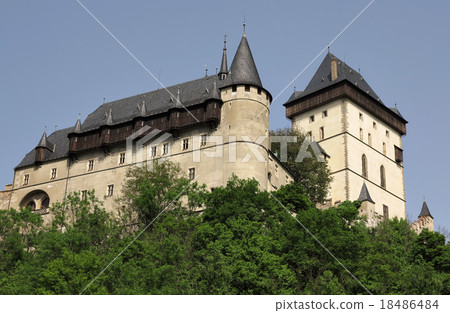 burgraviate palace and Big Tower - Kerlstejn burgraviate palace and Big Tower - Kerlstejn 18486484