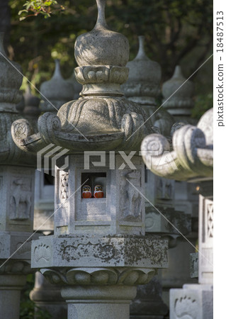 Kotoneji石燈籠和佛法 18487513