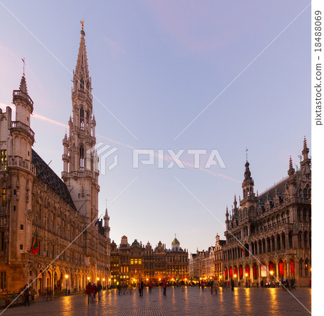 Grand Place And Town Square, Brusseles Grand Place And Town Square, Brusseles 18488069