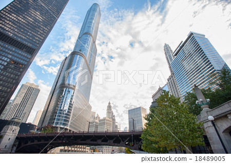 Chicago is the place for tourists and its 18489005