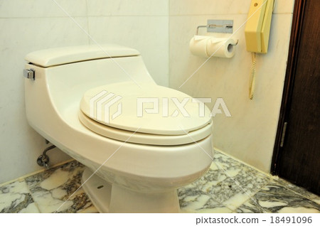 toilet toilet 18491096