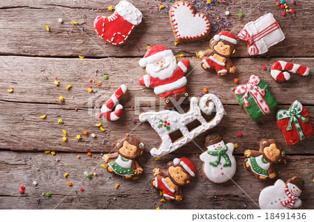 Christmas gingerbread cookies on a wooden table 18491436