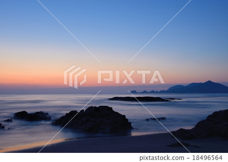 Brightness of dawn Natural landscape 18496564