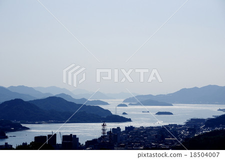 從Senkoji寺山觀景台的Onomichi Onomichi水道橋瀨戶內景 18504007