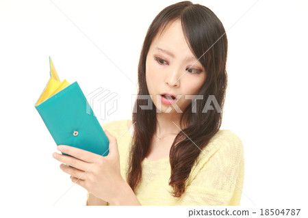 Money short 18504787