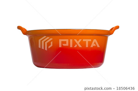 Old cooking pot isolated Old cooking pot isolated 18506436