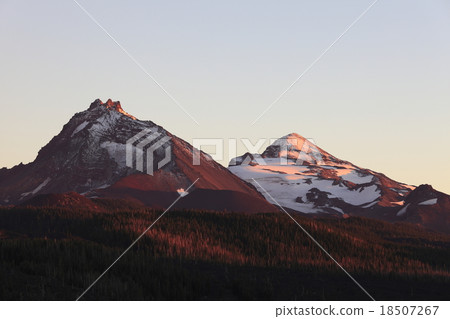 Three Sisters Three Sisters 18507267