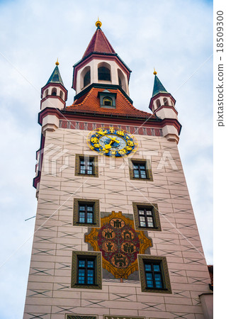 Old Town Hall Tower in Munich, Germany.  18509300