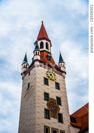 Old Town Hall Tower in Munich, Germany.  18509301