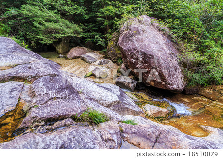 Breaststone 18510079