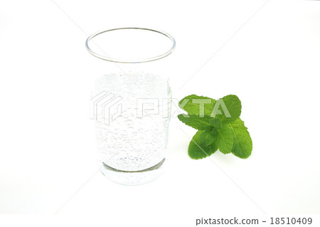 Carbonated water  18510409