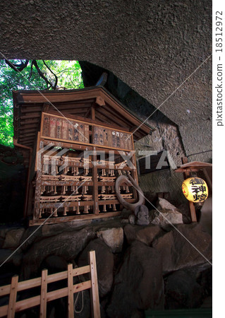 Clearing Benten Okumiya - Kamakura - 18512972