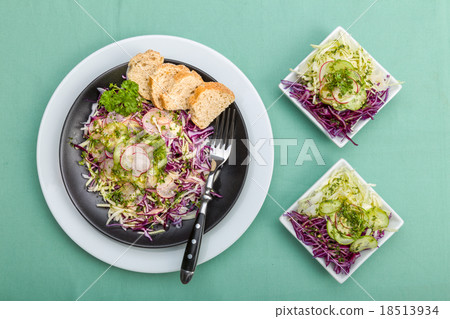 raw vegetable salad 18513934