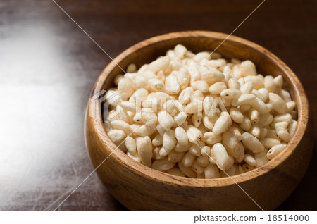 投擲在船上的Pon糖射出的光線裡面的光稍微靠近左邊緣 投擲在船上的Pon糖射出的光線裡面的光稍微靠近左邊緣 18514000