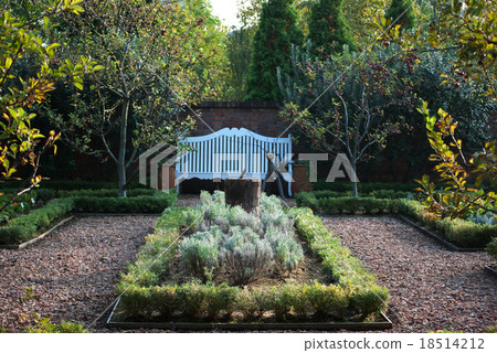 Garden flower bed border garden Garden flower bed border garden 18514212
