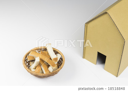 Forest of bread and cardboard house 18518848