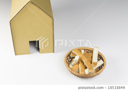 Forest of bread and cardboard house 18518849
