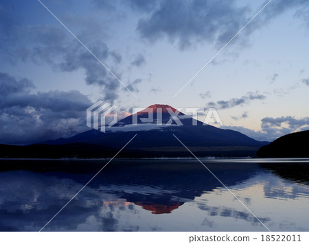 Lake Yamanaka Morning Fuji Lake Yamanaka Morning Fuji 18522011