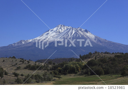 沙斯塔山 沙斯塔山 18523981
