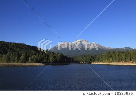 Lake·Sisquieu和沙斯塔山 Lake·Sisquieu和沙斯塔山 18523989