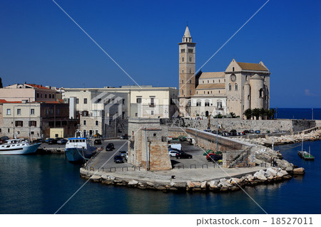 the cathedrale San Nicola Pellegrino the cathedrale San Nicola Pellegrino 18527011