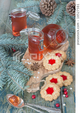 Cookies with bilberry jam 18527381