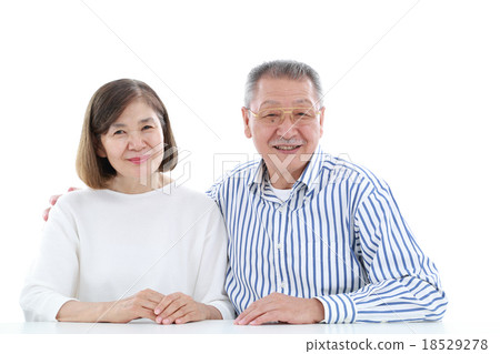 一對親密關係 18529278