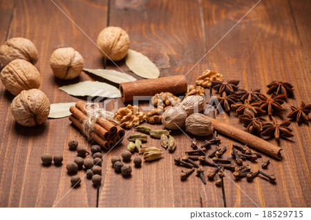 Collection of spices for mulled wine and pastry 18529715