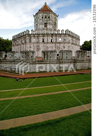 thailand asia   in  bangkok sunny  temple garden 18532096