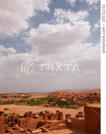 The landscape of Ait Ben Haddou The landscape of Ait Ben Haddou 18532152