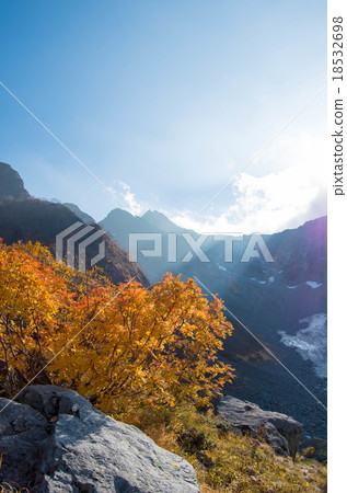 Kamikochi Fukuzawa's autumn leaves Kamikochi Fukuzawa's autumn leaves 18532698